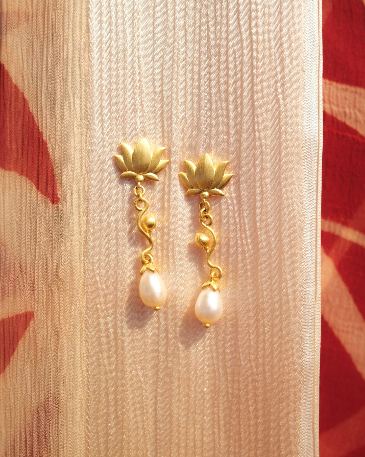 KAMAL EARRINGS WITH PEARL