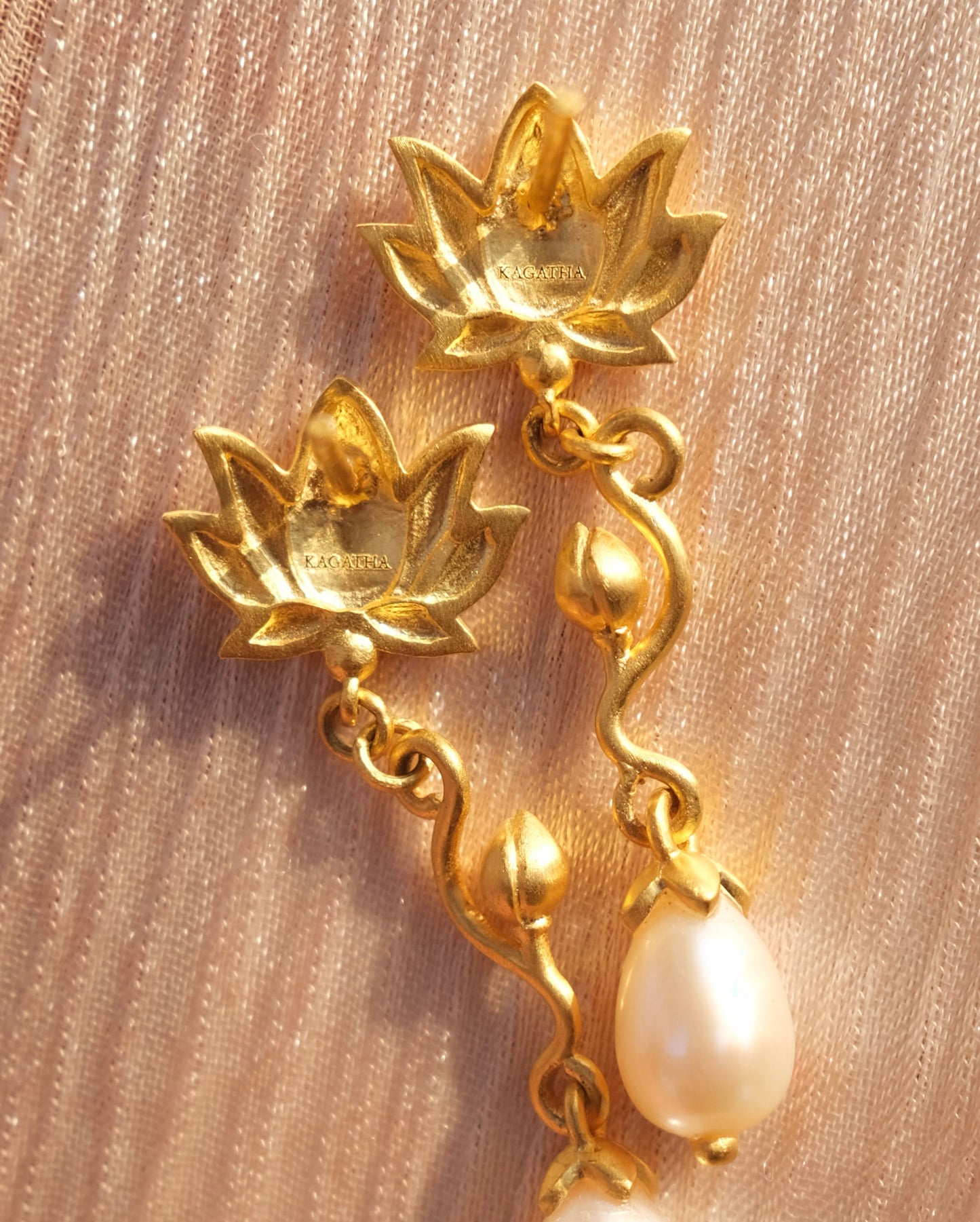 KAMAL EARRINGS WITH PEARL